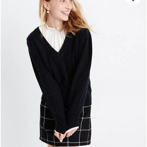 Madewell V-Neck Sweater in Coziest Yarn